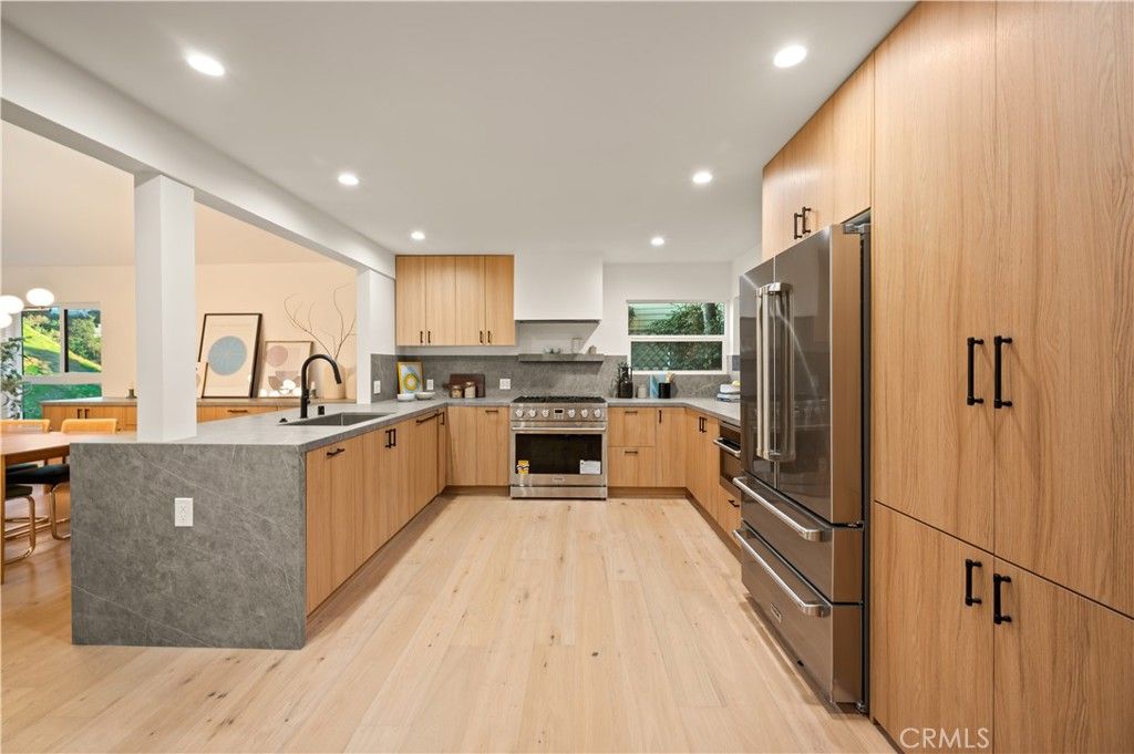 3947 Sumac Drive, Sherman Oaks, CA 91403