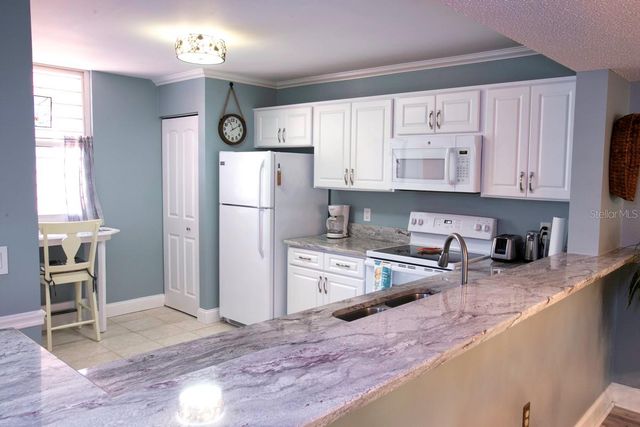 106 WILD PALM DRIVE 106, Bradenton, FL 34210