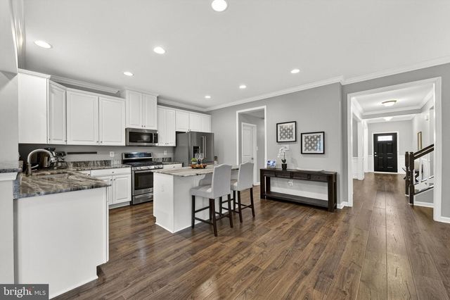 24 EISENTOWN DR, Lovettsville, VA 20180