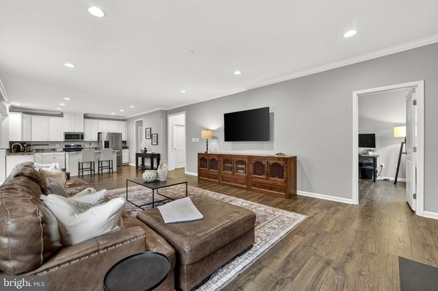 24 EISENTOWN DR, Lovettsville, VA 20180