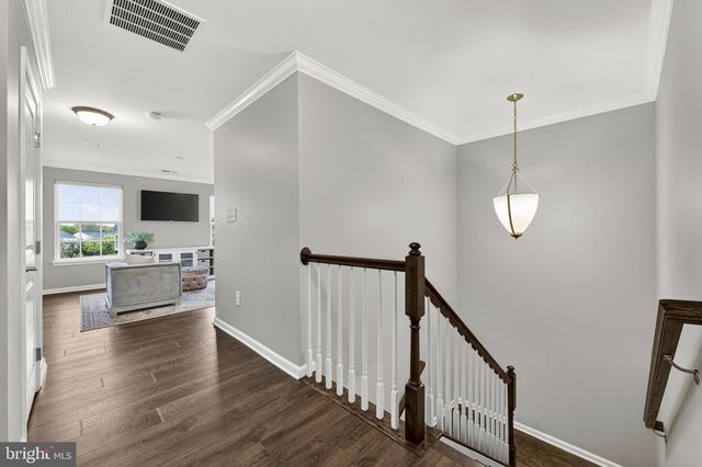 24 EISENTOWN DR, Lovettsville, VA 20180