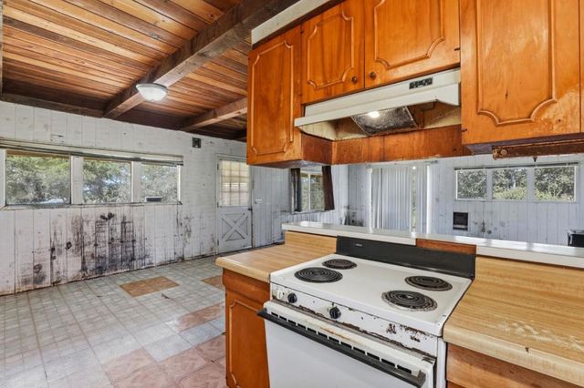 1443 Elkhorn Road, Royal Oaks, CA 95076
