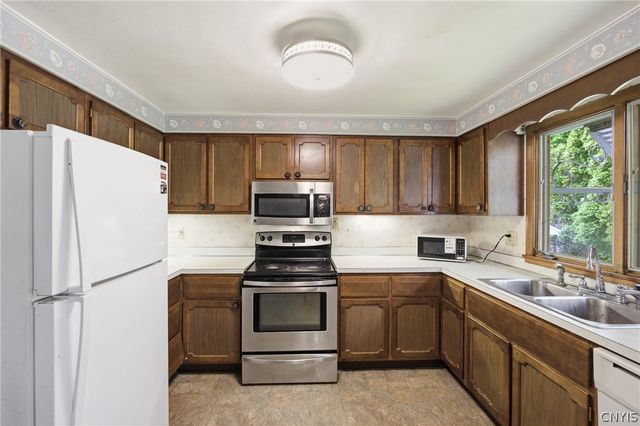217 Ludden Pkwy, Geddes, NY 13219