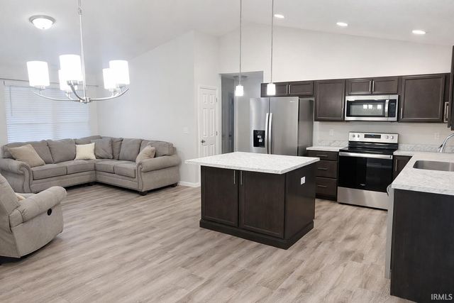 1313 S Baldwin Court, Princeton, IN 47670