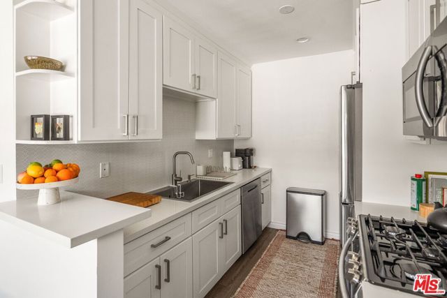 832 Euclid Street 209, Santa Monica, CA 90403