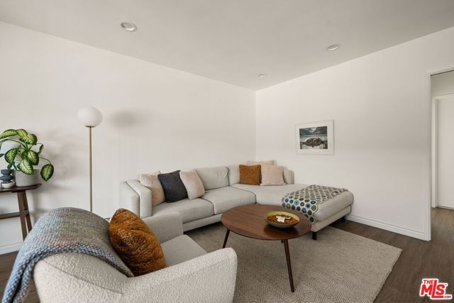 832 Euclid Street 209, Santa Monica, CA 90403