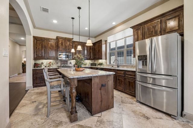 586 Bordeaux Drive, Rockwall, TX 75087