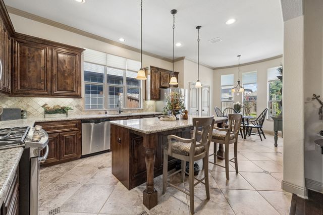 586 Bordeaux Drive, Rockwall, TX 75087