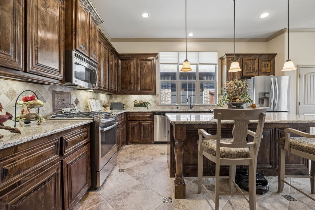 586 Bordeaux Drive, Rockwall, TX 75087