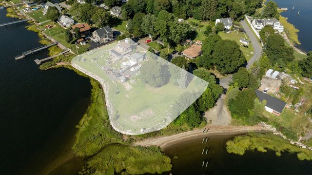 12 Riverside Dr, Berkley, MA 02779