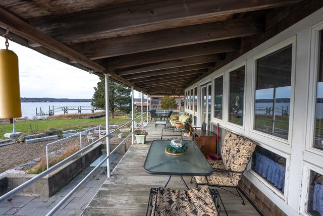 12 Riverside Dr, Berkley, MA 02779