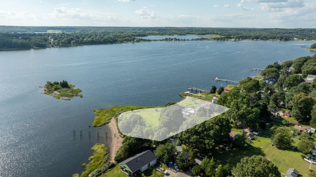 12 Riverside Dr, Berkley, MA 02779