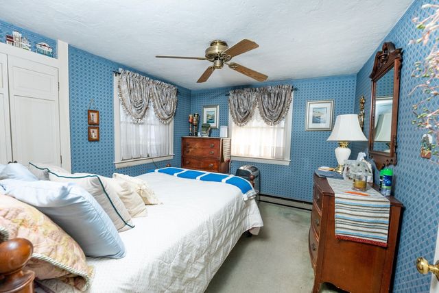 12 Riverside Dr, Berkley, MA 02779