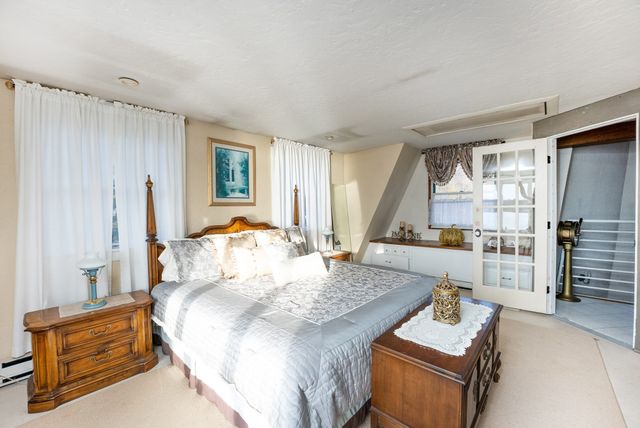 12 Riverside Dr, Berkley, MA 02779