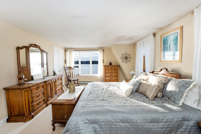 12 Riverside Dr, Berkley, MA 02779