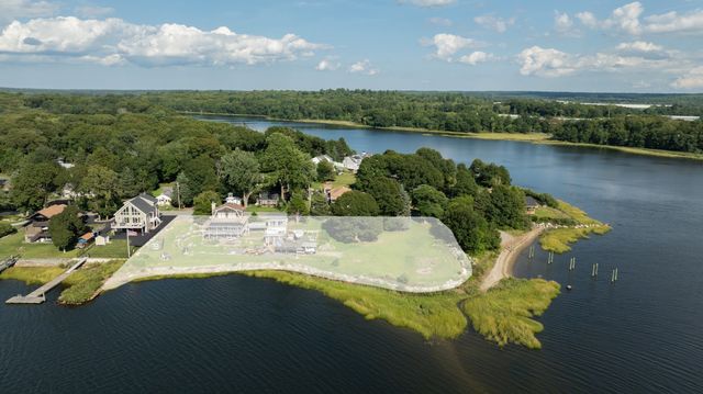 12 Riverside Dr, Berkley, MA 02779
