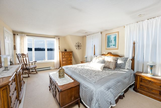 12 Riverside Dr, Berkley, MA 02779