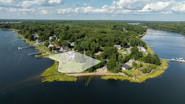 12 Riverside Dr, Berkley, MA 02779