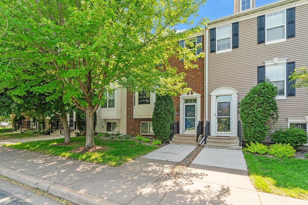 4107 Regent Avenue N, Robbinsdale, MN 55422