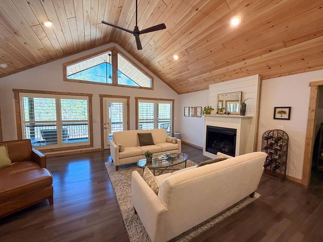 105 Loftis Mountain Road, Blairsville, GA 30512