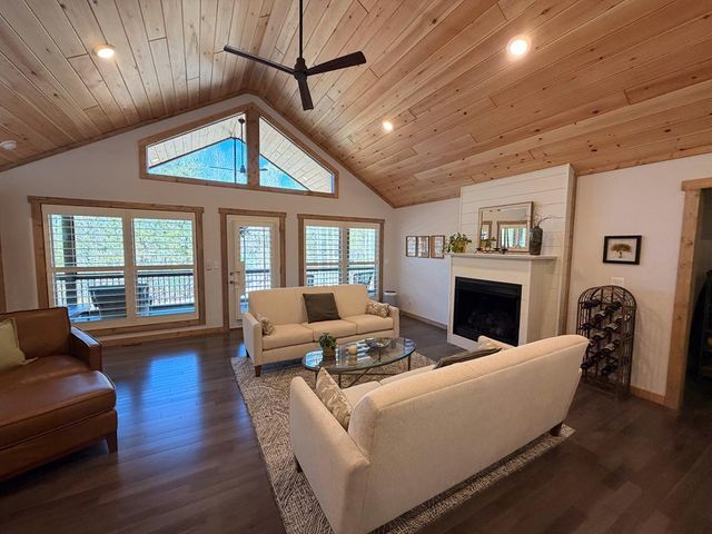 105 Loftis Mountain Road, Blairsville, GA 30512