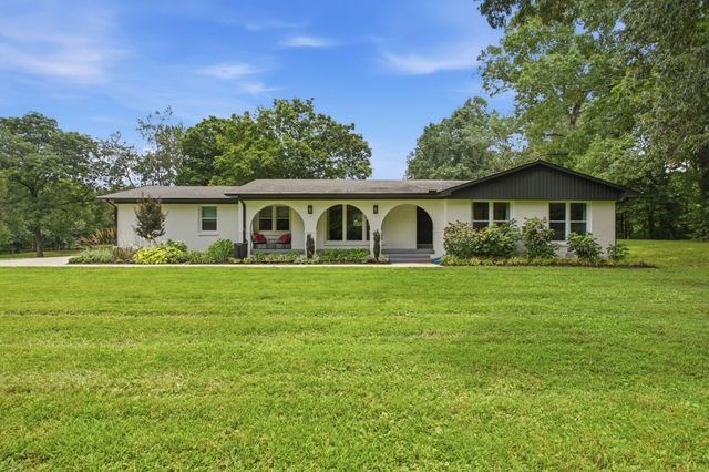 1878 Trace Creek Rd, Hohenwald, TN 38462