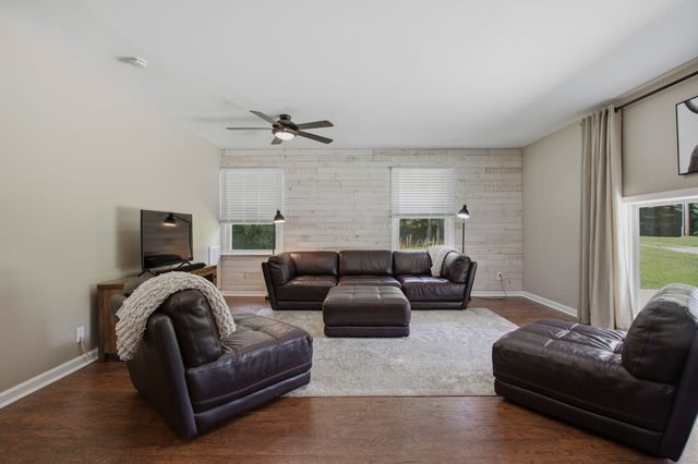 1878 Trace Creek Rd, Hohenwald, TN 38462