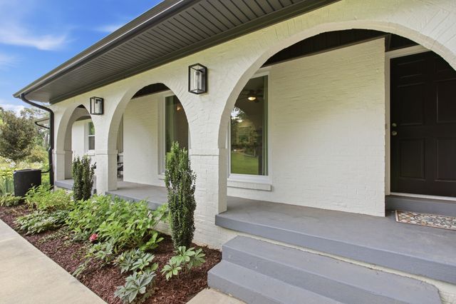 1878 Trace Creek Rd, Hohenwald, TN 38462