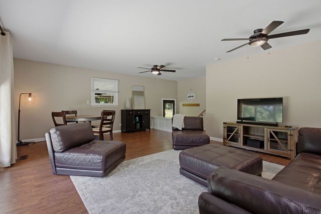 1878 Trace Creek Rd, Hohenwald, TN 38462
