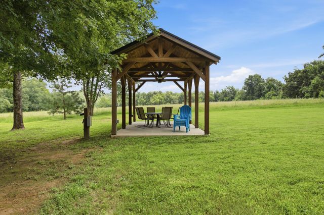 1878 Trace Creek Rd, Hohenwald, TN 38462