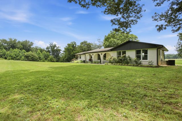 1878 Trace Creek Rd, Hohenwald, TN 38462
