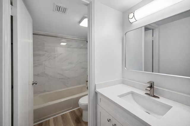 210 E Fountainview Lane 3A, Lombard, IL 60148