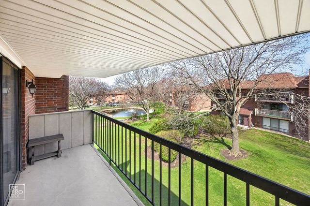 210 E Fountainview Lane 3A, Lombard, IL 60148