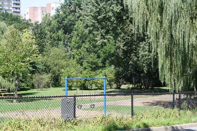 1600 Beacon St 904, Brookline, MA 02446