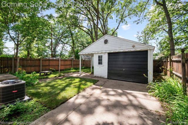 235 Flowerdale Street, Ferndale, MI 48220