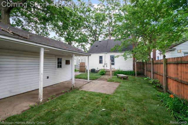 235 Flowerdale Street, Ferndale, MI 48220
