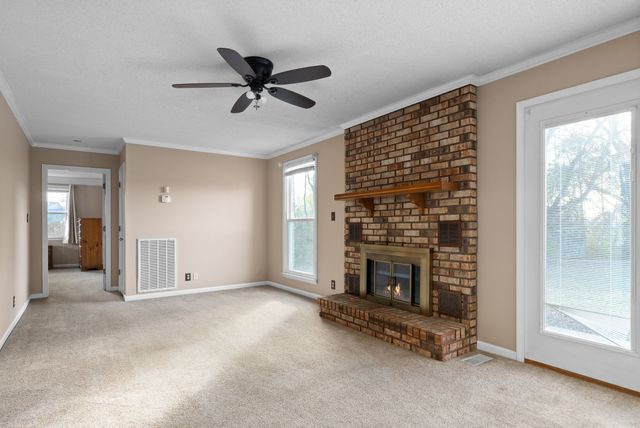 290 Andrew Jackson Dr, Clarksville, TN 37043