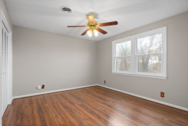 290 Andrew Jackson Dr, Clarksville, TN 37043