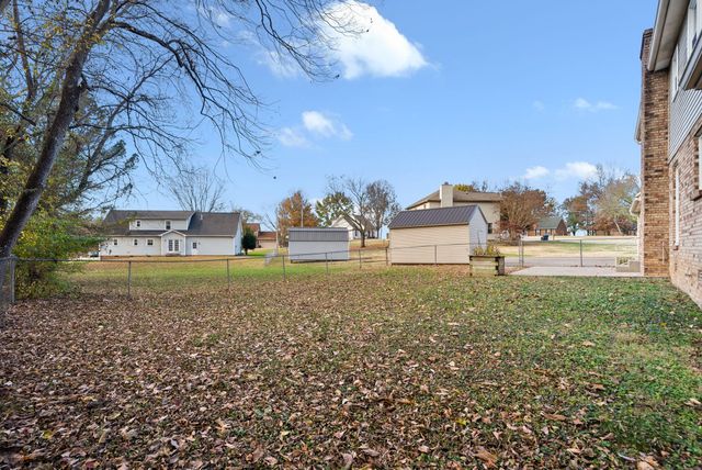 290 Andrew Jackson Dr, Clarksville, TN 37043