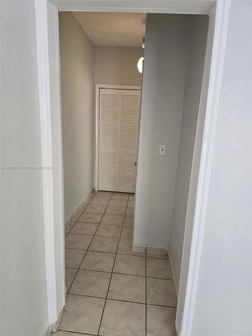 215 30th Street 1, Miami Beach, FL 33140