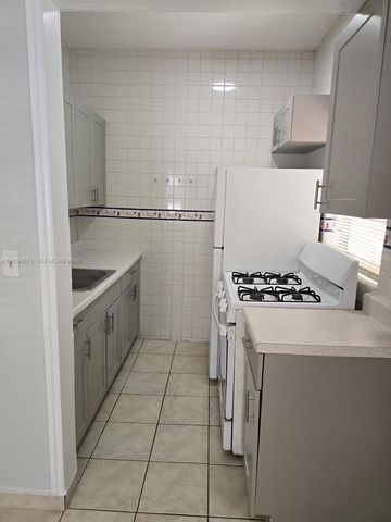 215 30th Street 1, Miami Beach, FL 33140
