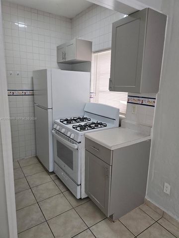 215 30th Street 1, Miami Beach, FL 33140