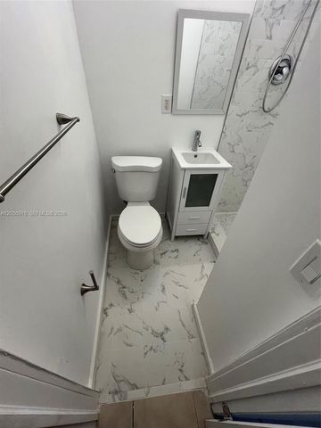 215 30th Street 1, Miami Beach, FL 33140