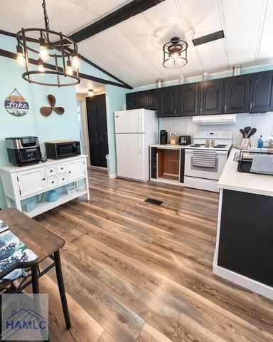 514 Walker Lane, Baxley, GA 31513