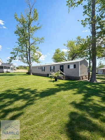 514 Walker Lane, Baxley, GA 31513