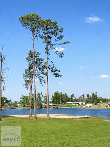 514 Walker Lane, Baxley, GA 31513