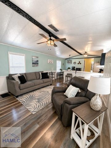 514 Walker Lane, Baxley, GA 31513