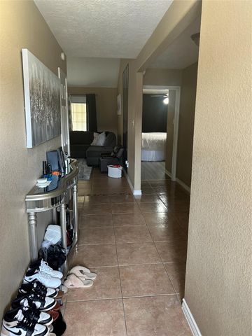 4909 Fairvent Street, Pasadena, TX 77505