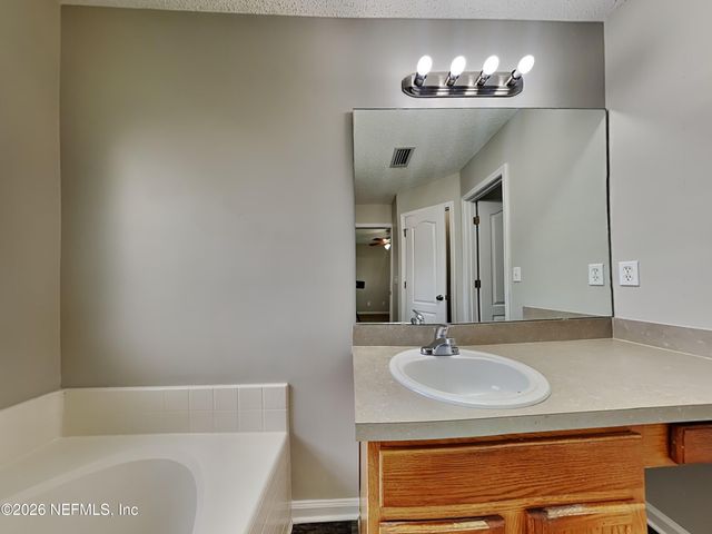 6463 SILK LEAF Lane, Jacksonville, FL 32244