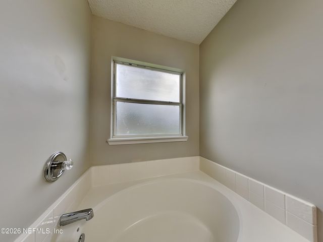 6463 SILK LEAF Lane, Jacksonville, FL 32244
